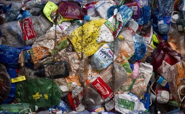 La mayoría de los consumidores compraría envases plásticos más sostenibles según la OCU