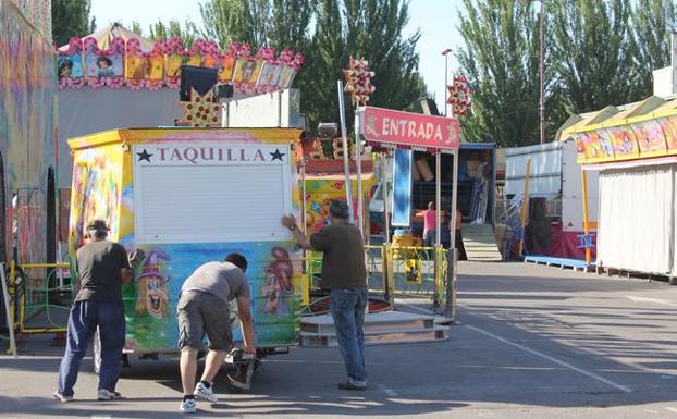 Los feriantes de León se manifiestan este domingo y dicen sentirse «engañados» por la Junta