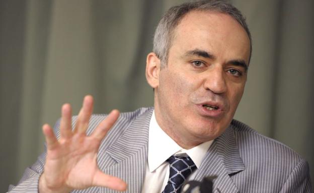 Marcelino Sión analiza a Garri Kaspárov y deja un reto sobre el tablero