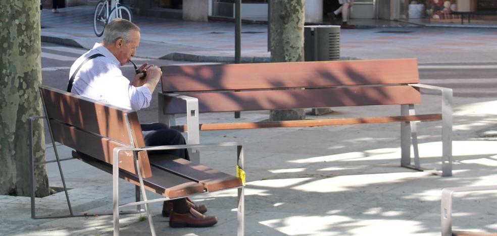 León mantiene la prudencia ante la multiplicación de brotes que alienta el temor a una vuelta a las restricciones