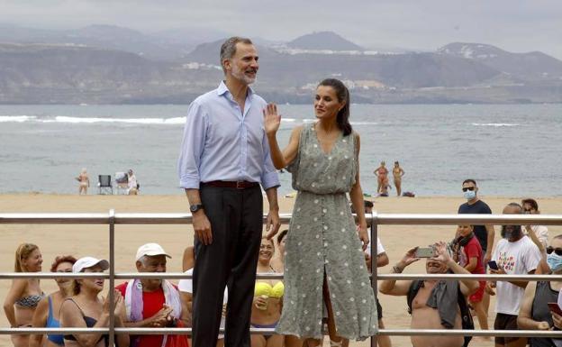 La respuesta de la Reina cuando le compararon la playa de Las Canteras con Ribadesella