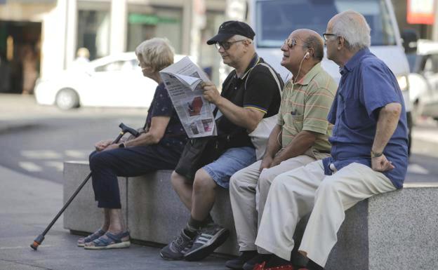 El número de pensiones contributivas en León cae entre febrero y junio en 1.600 por la mortandad de la Covid-19