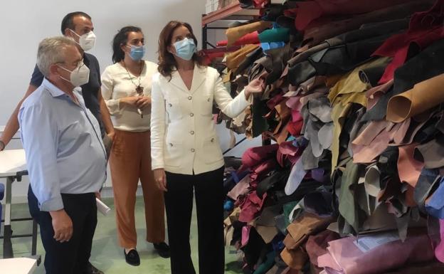 La Junta apostará por la digitalización y comercialización en el futuro Plan de Fomento de la Artesanía