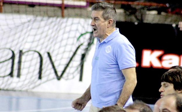 Cadenas cree que la nueva plantilla del Abanca Ademar competirá con garantías