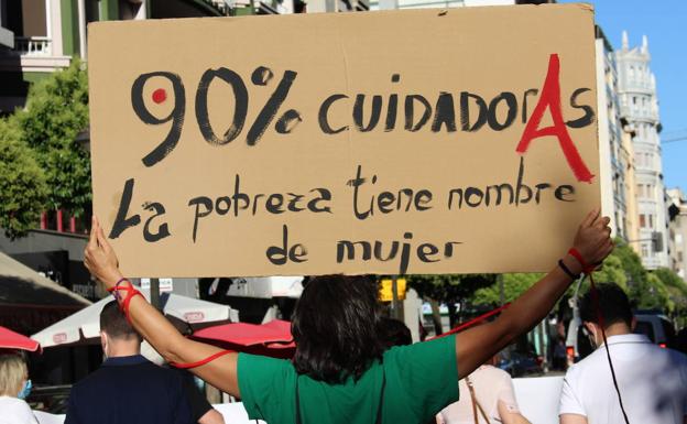 Un millar de leoneses salen a la calle para defender una Sanidad a la que la pandemia «ha roto las costuras»