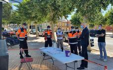 El alcalde vista el Punto de Información del Camino de Santiago que retoma su actividad