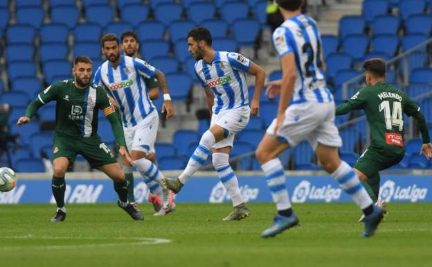 La Real remonta y empuja más al Espanyol al descenso