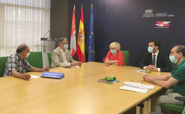 Profesión veterinaria, sindicato y Universidad muestran su «indignación y sorpresa» al ver excluidos a los veterinarios del grupo de expertos que reformará la Sanidad en Castilla y León