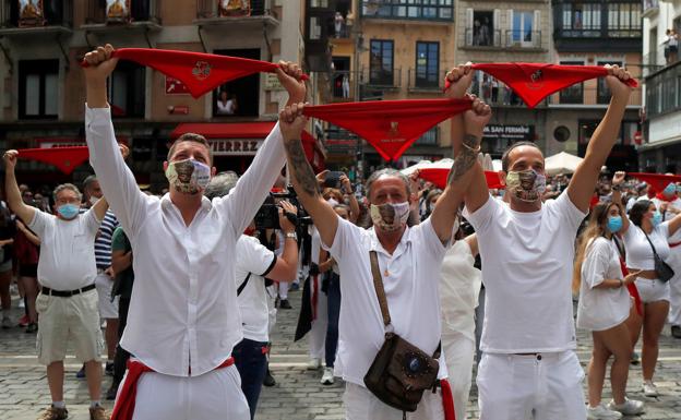 Pamplona vive su 6 de julio más extraño