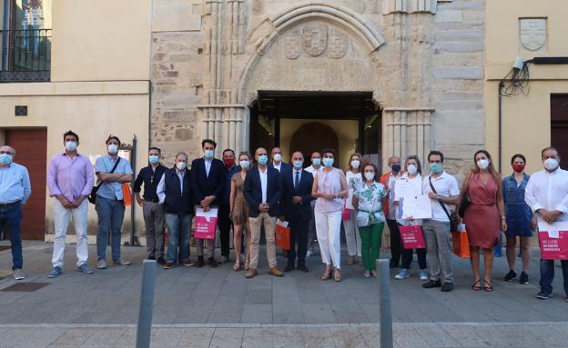 El Ayuntamiento de León entrega distinciones de calidad turística a 37 empresas y entidades leonesas del sector