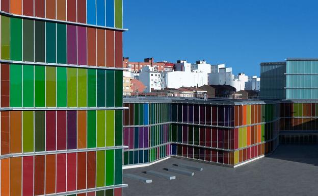 El Musac programa cine en el patio y un seminario online el miércoles 8 de julio