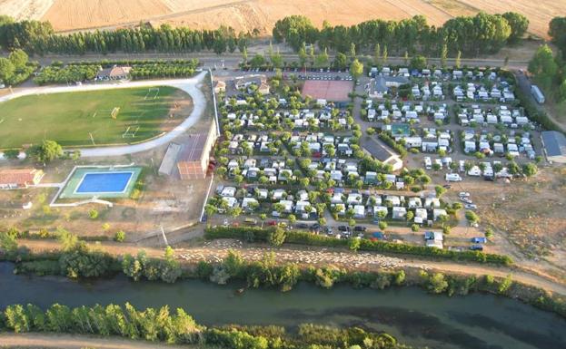 La Junta mantiene la clausura del camping de Sahagún e impone una multa de 15.000 euros