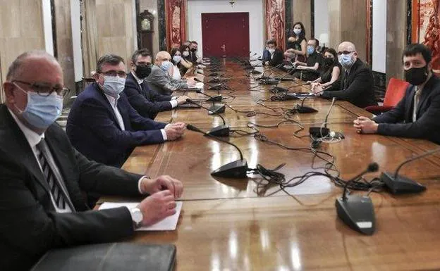 PSOE y Unidas Podemos exhiben entendimiento en su primera reunión tras la pandemia