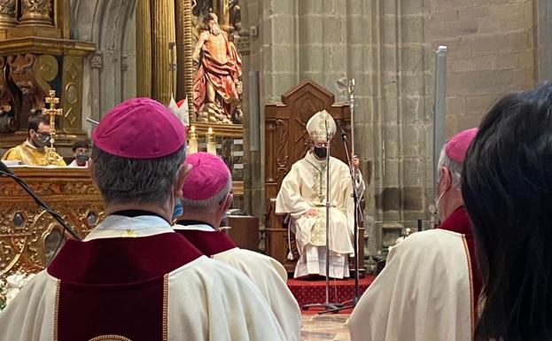 Jesús Fernández toma posesión como nuevo obispo de Astorga