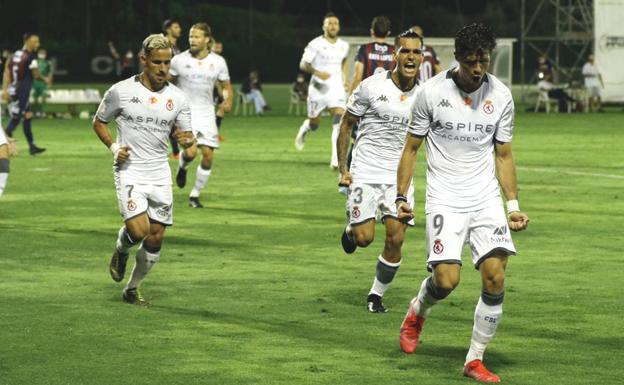 La Cultural aprovecha los regalos del Yeclano y avanza a la segunda ronda