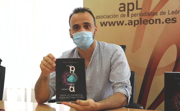 Pedro Lechuga presenta su 'Covid 19 Periodistas', su libro vetado por la plataforma Amazon: «Es un ataque a la libertad de prensa