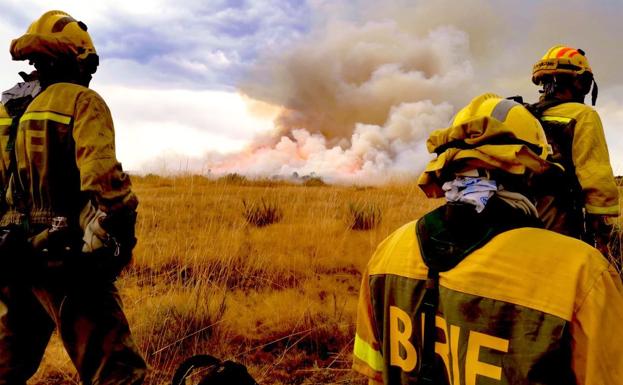 Tres incendios provocados por rayos obligan a intervenir a numerosos efectivos