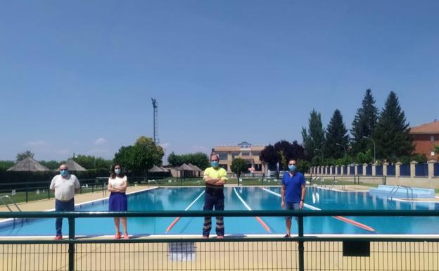 Las piscinas municipales de Santa María del Páramo aumentan a 100 el número de entradas por turno