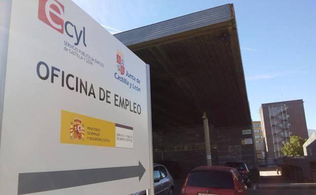 CCOO y UGT valoran con cautela la bajada del paro: «Es precario y con mucha temporalidad»