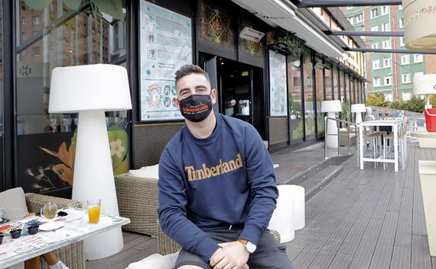 Reabre el pub La Buena Vida de Gijón, que celebrará una comida «para apoyar a la hostelería»