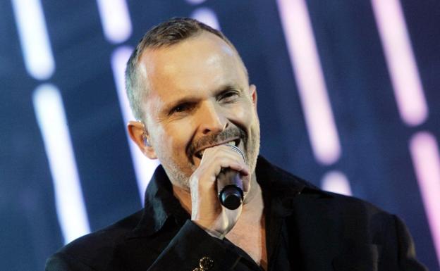 Miguel Bosé apoya una manifestación contra las mascarillas