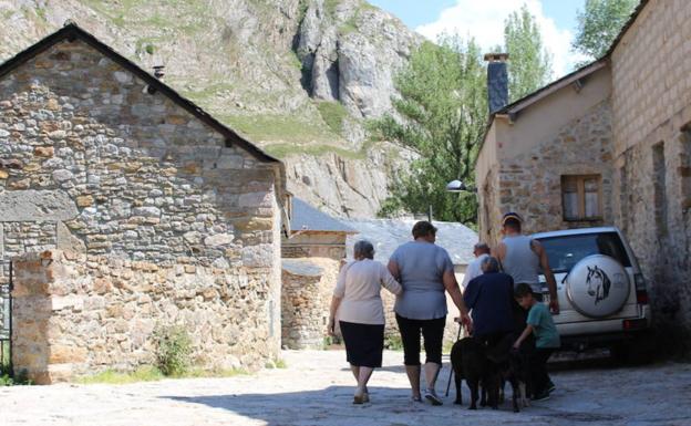 La Cueta de Babia apoya por unanimidad la autonomía para la Región Leonesa