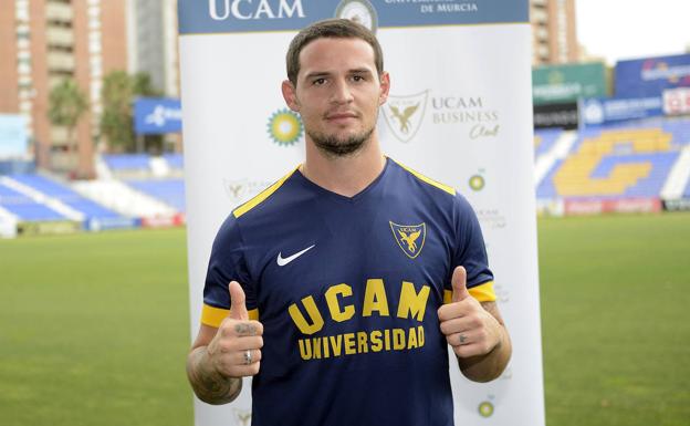 El central Cristian Galas, procedente del UCAM Murcia, muy cerca de fichar por la Cultural