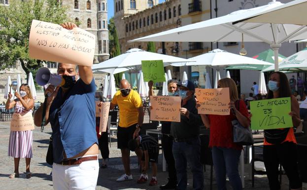 Los vendedores ambulantes de Plegarias dicen basta: «Nos sentimos marginados y desplazados»