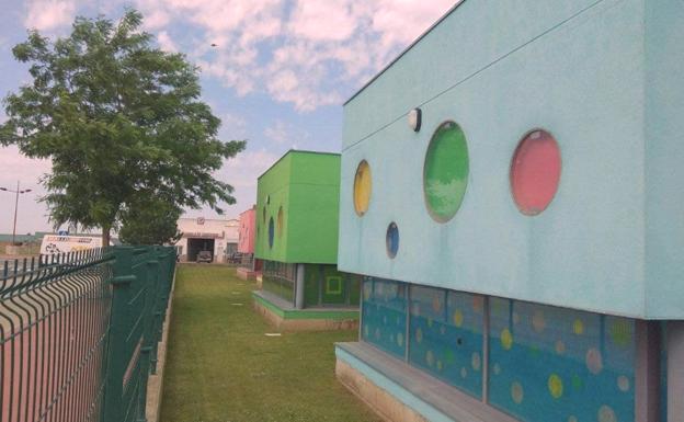 El positivo de un niño de 1 año obliga a cerrar la ludoteca de Valencia de Don Juan