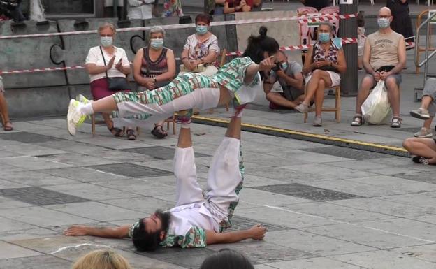 La compañía leonesa 'Cirk About It' actúa este domingo en Riaza (Segovia)