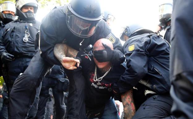 Berlín ordena el uso de mascarillas en manifestaciones de más de 100 personas