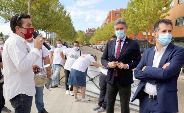 El colectivo de feriantes, a los políticos: «Queremos trabajar»