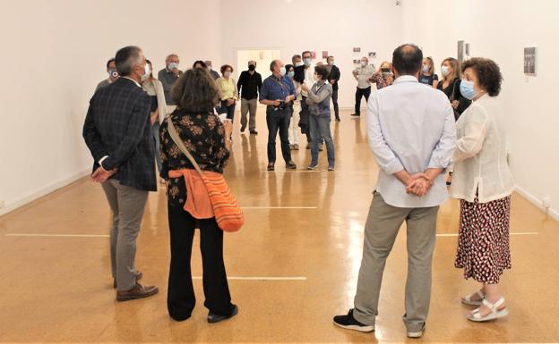 El Ateneo Cultural 'El Albeitar' acoge dos exposiciones fotográficas para aportar «normalidad y optimismo»