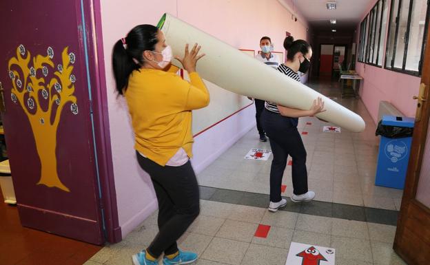 Incertidumbre ante una 'vuelta al cole' en la que padres, profesores y directores piden la reducción de las 'ratios' en las aulas