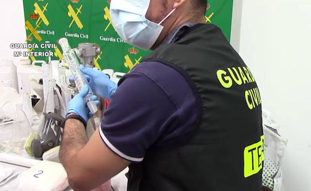 Desmantelan en Menorca dos laboratorios de drogas sintéticas que vendían por internet