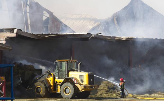 Cobadu sufre «daños importantes» en cinco naves, maquinaria y material por el fuego en sus instalaciones en Zamora