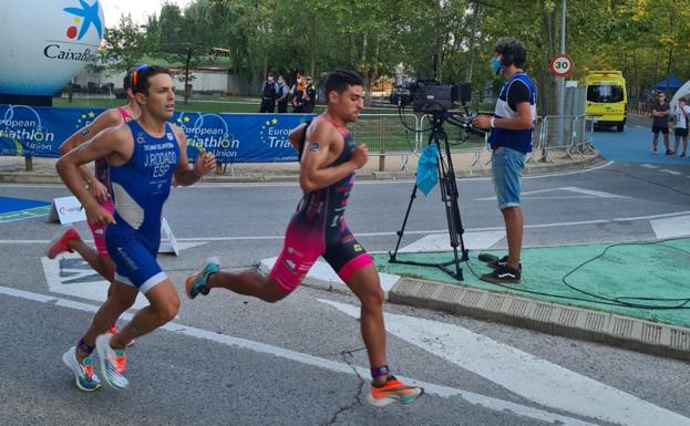 Viñuela considera un «paso adelante» las dos medallas en el Nacional de triatlón