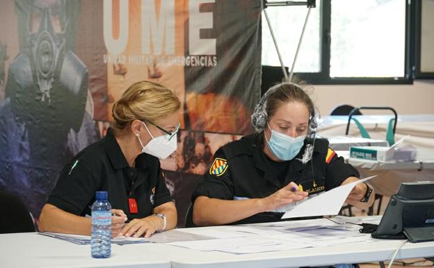 Los primeros 30 militares de la UME ya rastrean desde la base Conde de Gazola en León