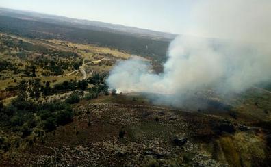 Un incendio permanece activo en Toreno y dos más se dan por controlados en Arbás y Brazuelo