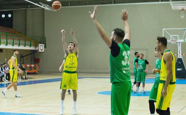 Marcos Pérez un año más con Basket León