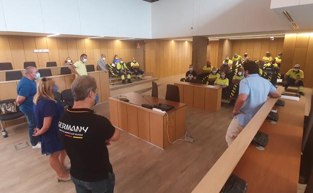 El Ayuntamiento de Villaquilambre y los trabajadores se reúnen para establecer las bases del nuevo servicio de Limpieza municipal