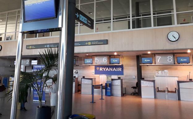 Los aeropuertos de Castilla y León arrastran una caída de viajeros del 64% hasta agosto
