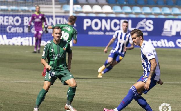 El Castellón se lleva los puntos del Toralín en el minuto 97