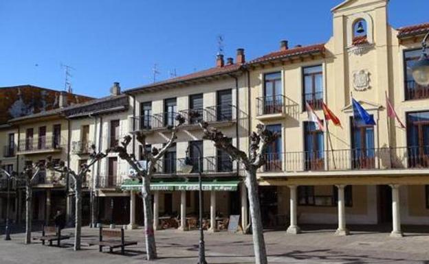 El PSOE de Sahagún solicita más becas para facilitar a las familias del municipio la vuelta al cole