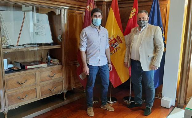El presidente de la Diputación recibe al nuevo alcalde de Carrizo de la Ribera