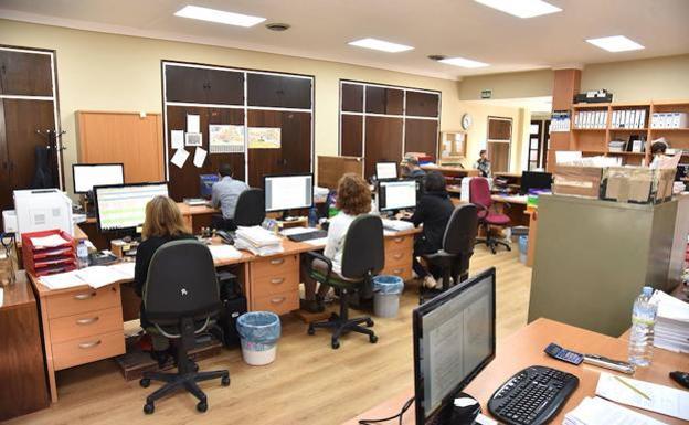 Los empleados públicos leoneses podrán teletrabajar cuando menores o dependientes a su cargo se vean afectados por cuarentenas