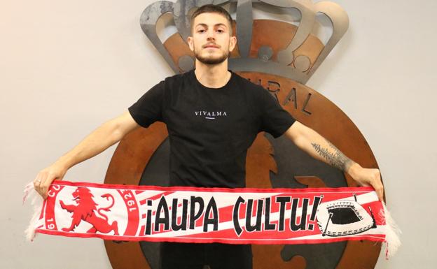 Pipo formaliza su llegada a la Cultural cedido por el Alcorcón