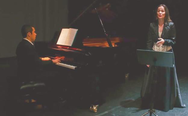 Recital de canciones españolas y portuguesas a cargo del Dúo Invicta en el Auditorio Ángel Barja