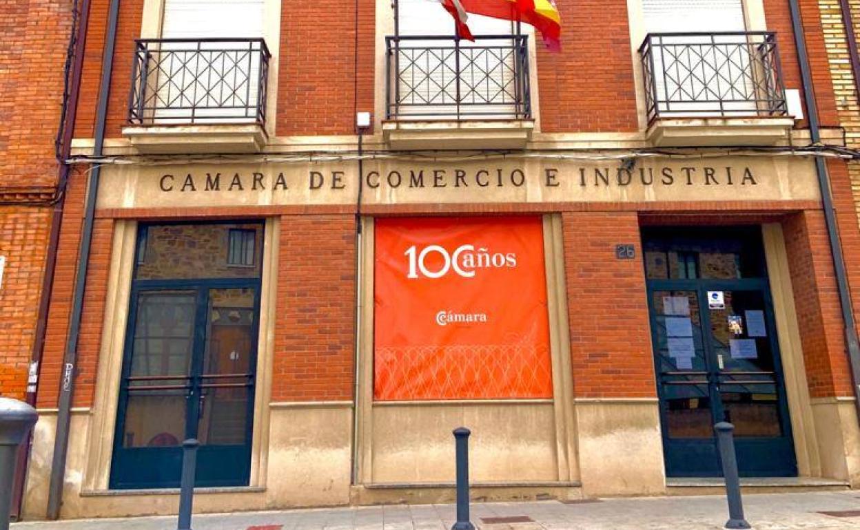 La Cámara de Comercio de Astorga organiza la jornada online bajo el título 'El valor práctico de la FP en las Empresas de Automatización y Robótica Industrial'