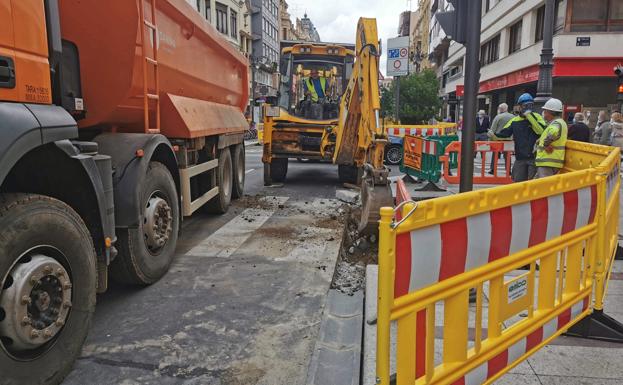 La peatonalización de Ordoño II camina «a muy buen ritmo» y mantiene sus plazos de ejecución